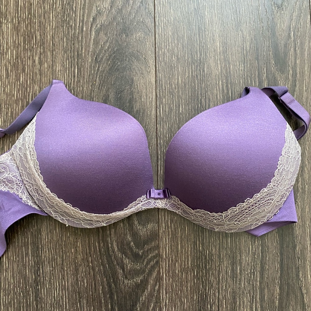 Victoria’s Secret plunge bra